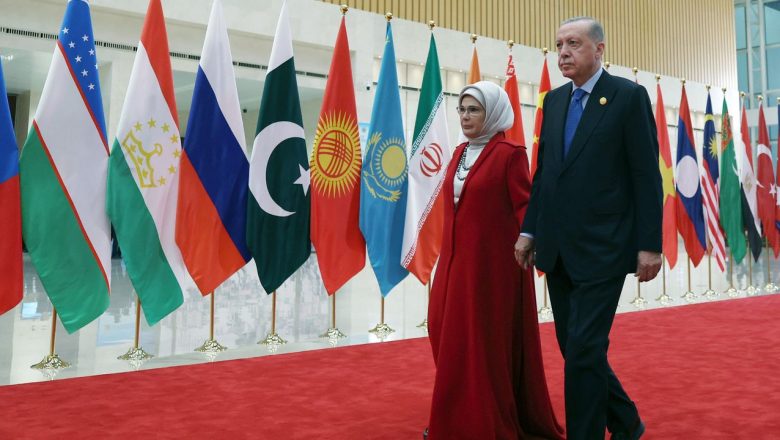  Cumhurbaşkanı Erdoğan ve eşi Emine Erdoğan Çin'de lider eşleriyle yemekte buluştu