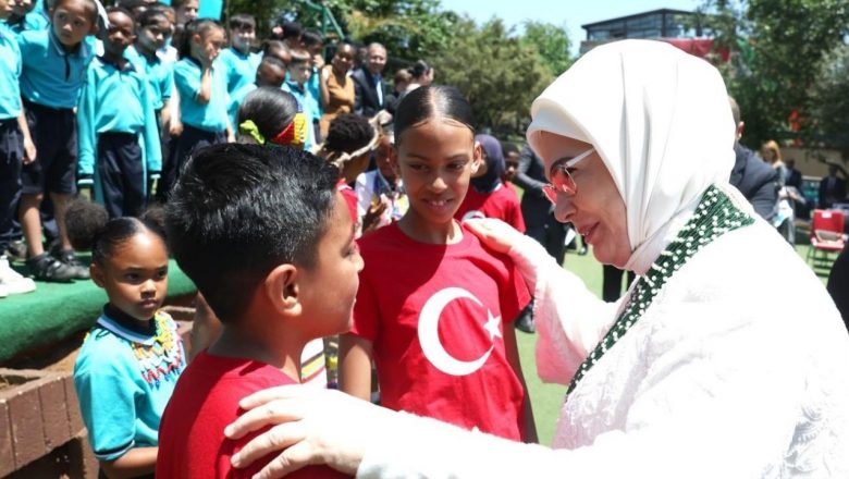  Emine Erdoğan: Afrikalı çocuklarımızla buluşmaktan mutluluk duydum