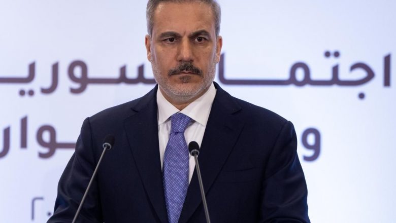  Bakan Fidan: İran’la müzakerelerde adım adım ilerlenmeli