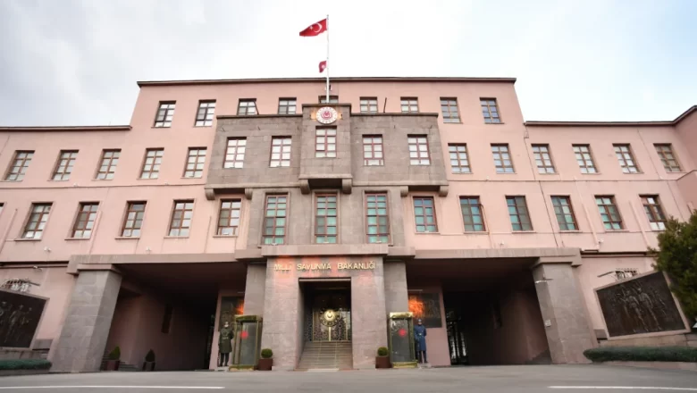  Türk askeri yurda döndü